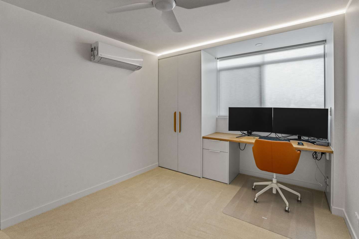 Luxury Unit Renovation - Bed 2 with Study Nook